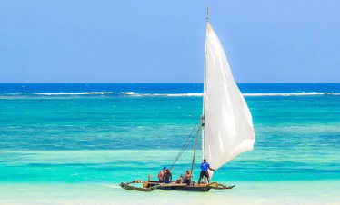 A canoe at the Diani beach captured during an Affordable trip by Mamis